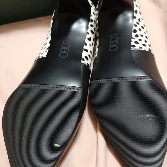 NWOT B & W Leather Pumps size 7 - Picture 3 of 12